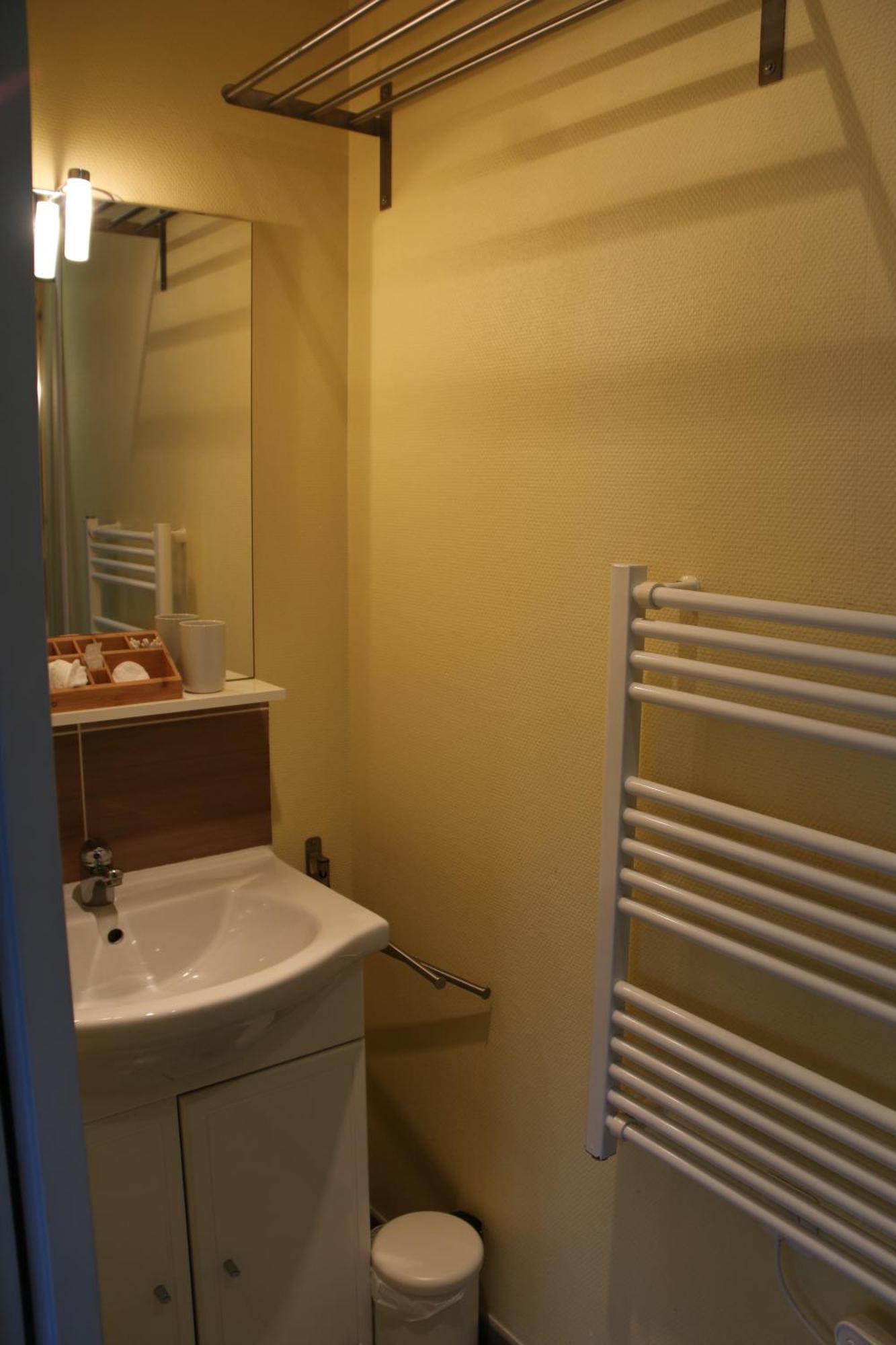 Maison Au Calme 2 Chambres Centre De 凯恩 外观 照片